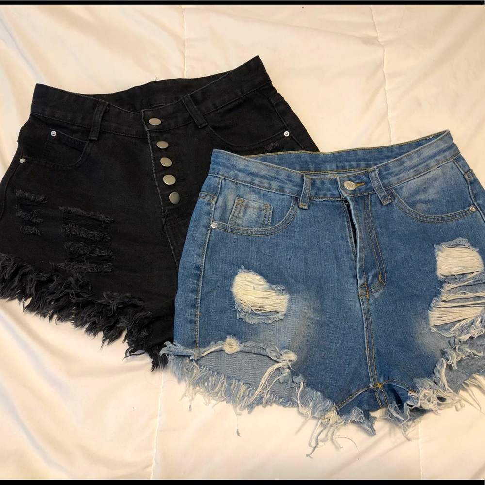 Summer shorts!💙🖤